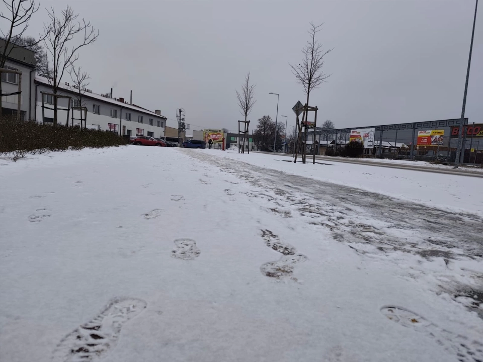 Marznące opady i gęsta mgła. IMGW ostrzega