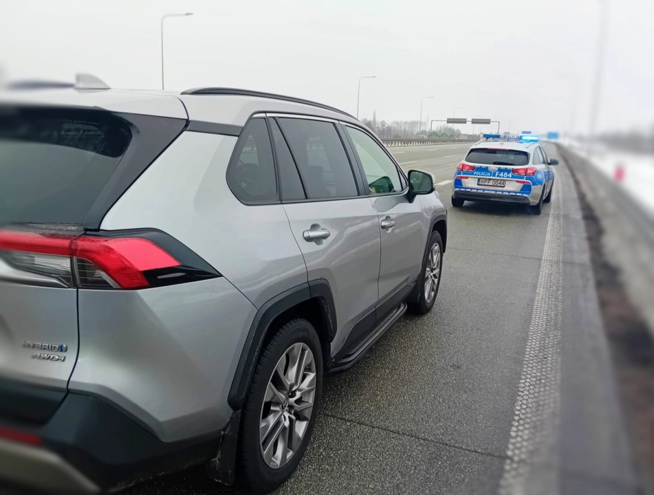 Nietrzeźwy kierowca na autostradzie A1 zatrzymany przez policję