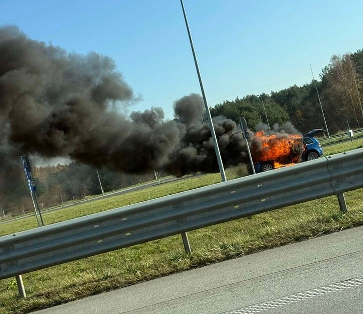 Pożar auta osobowego na MOP Słostowice