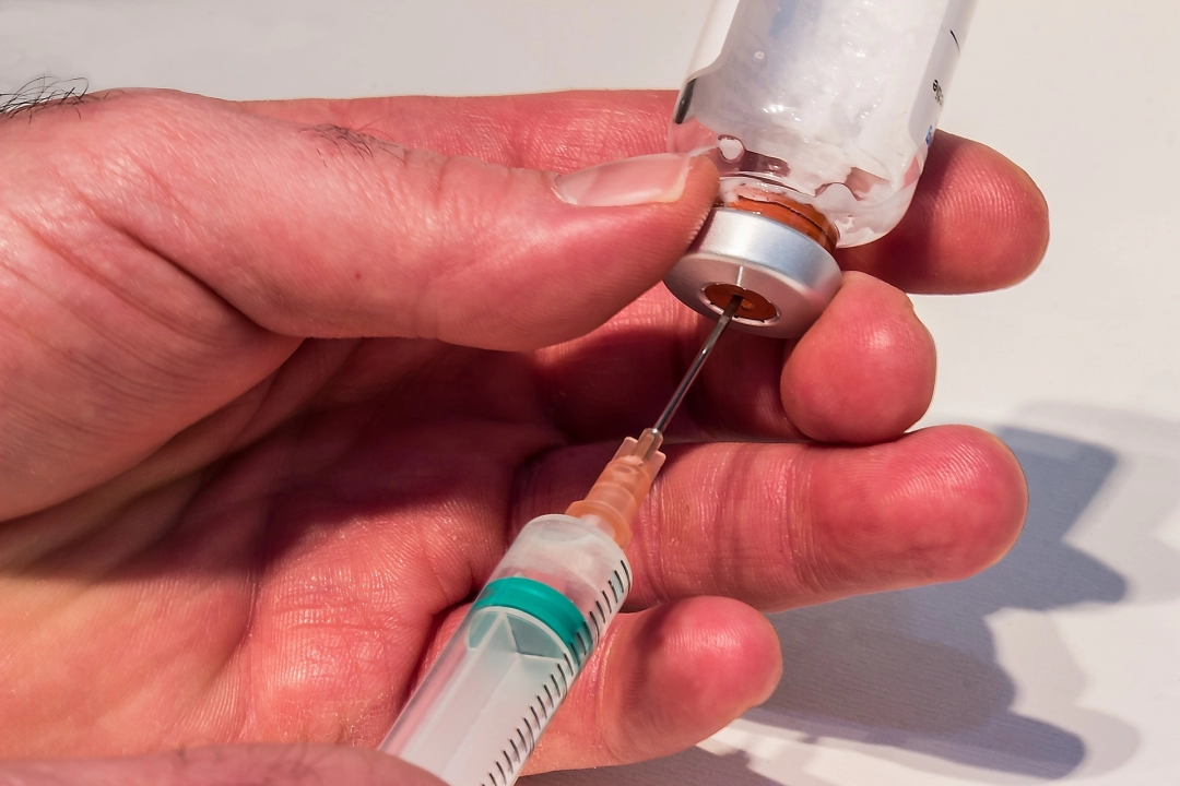W Polsce wykonano dotąd ponad 700 tys. szczepień przeciw COVID-19