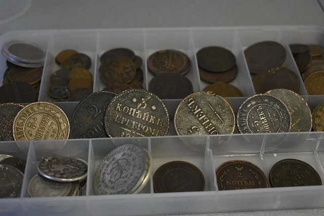 Jak inwestować w srebrne monety kolekcjonerskie?