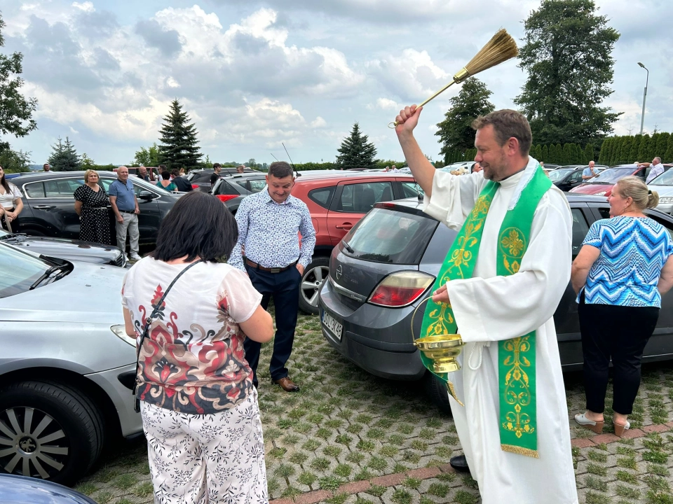 Poświęcenie pojazdów w parafii św. Klemensa w Lgocie Wielkiej