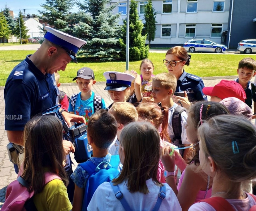 Bezpieczne wakacje z policją w Radomsku