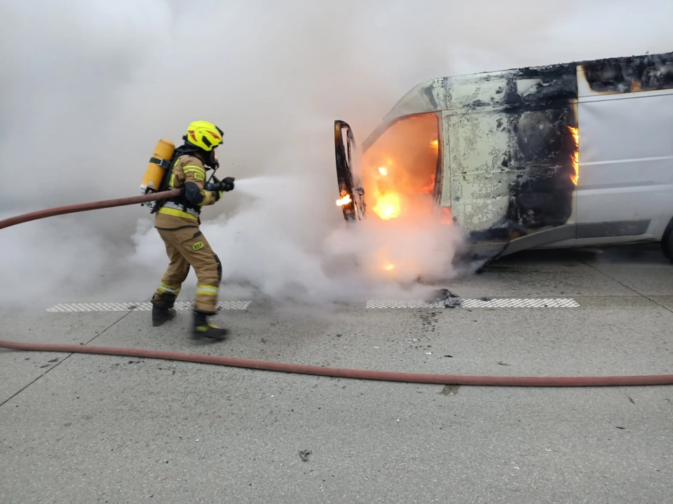 Na A1 spłonął samochód dostawczy