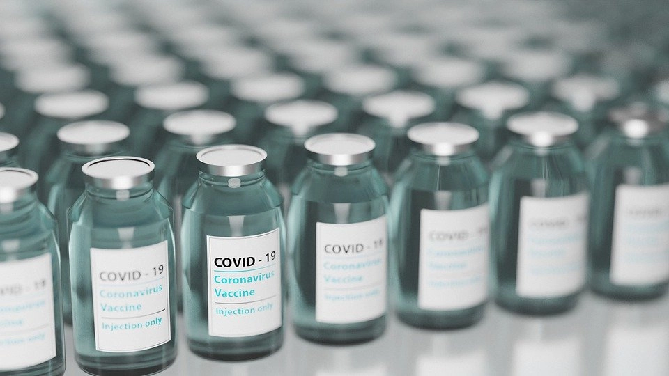 Osoby urodzone w 1971 r. mogą od czwartku rejestrować się na szczepienie przeciw COVID-19
