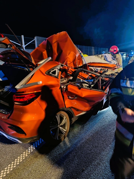 [AKTUALIZACJA] Groźny wypadek na A1 niedaleko Radomska. Droga w kierunku Katowic jest zablokowana!