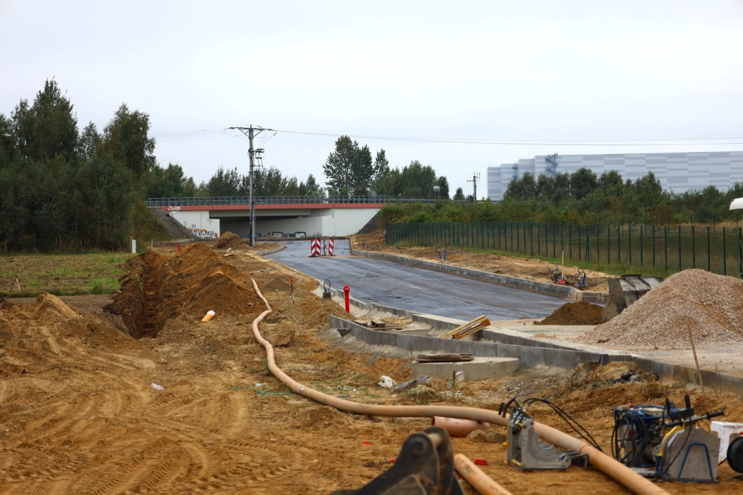 Zaawansowane prace drogowe na strefie inwestycyjnej w Radomsku