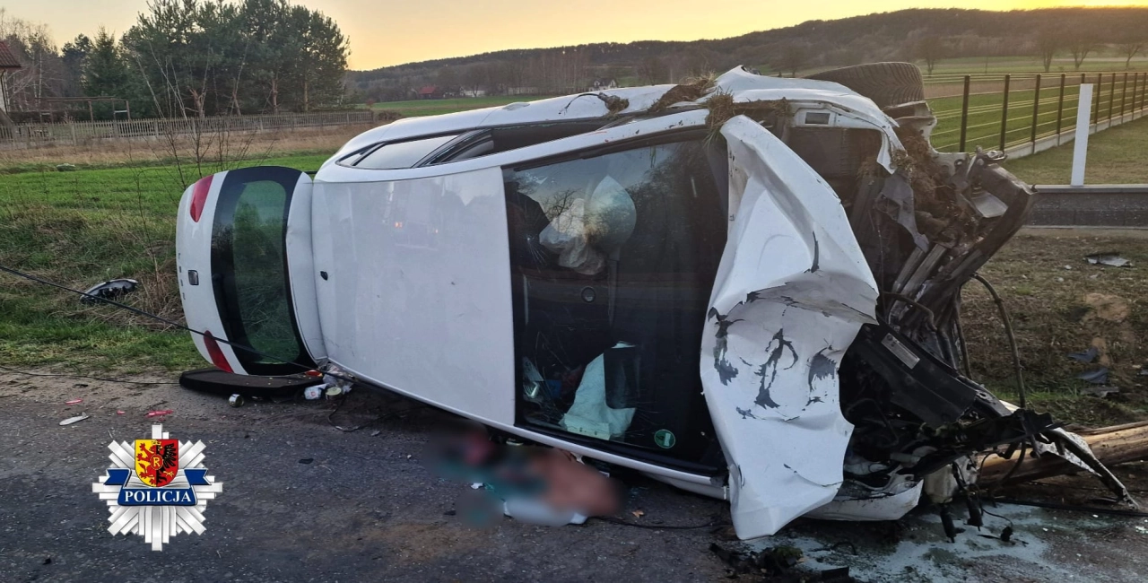 Miał ponad 2 promile alkoholu we krwi. Zdarzenie drogowe w Kajetanowie