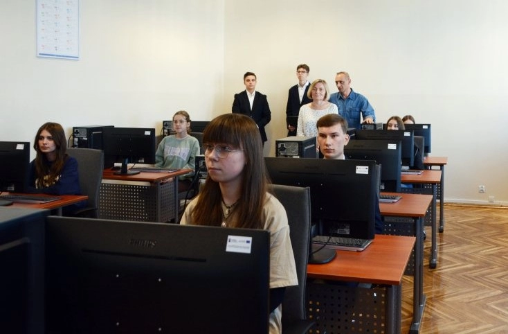 I LO w Radomsku w projekcie „Cyfrowa szkoła”. Uruchomiono nowoczesną pracownię informatyczną