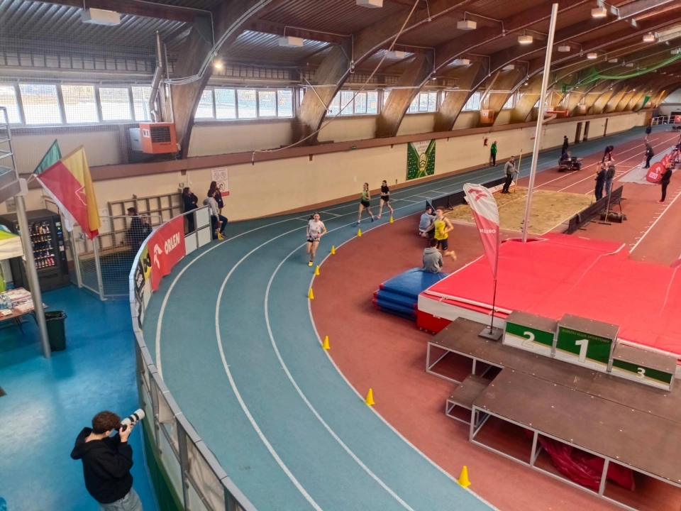 Medale i życiówki w halowych zawodach Athletics Team Radomsko