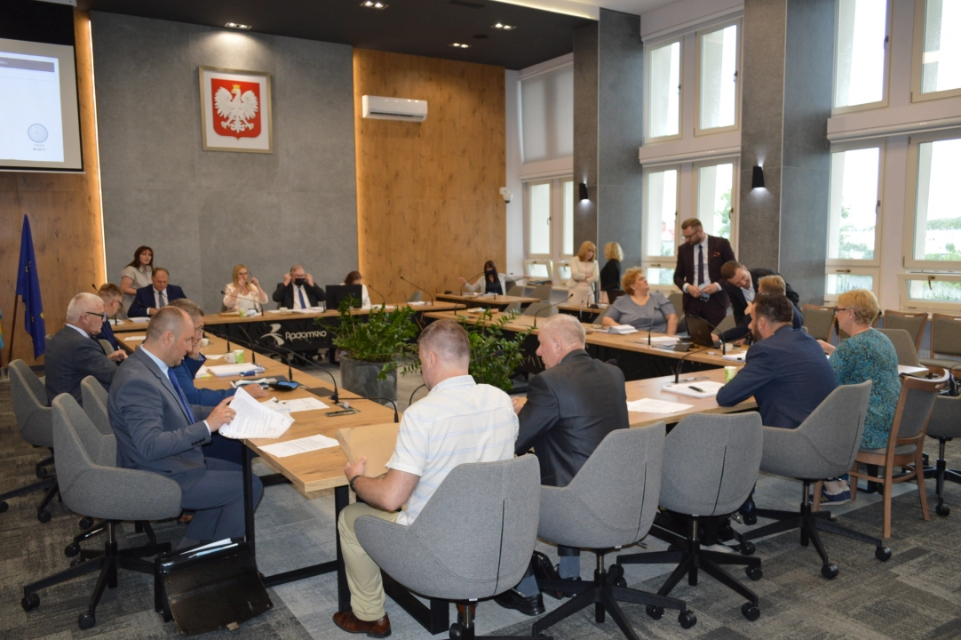 Rozpoczęła się XXXII sesja rady miejskiej w Radomsku