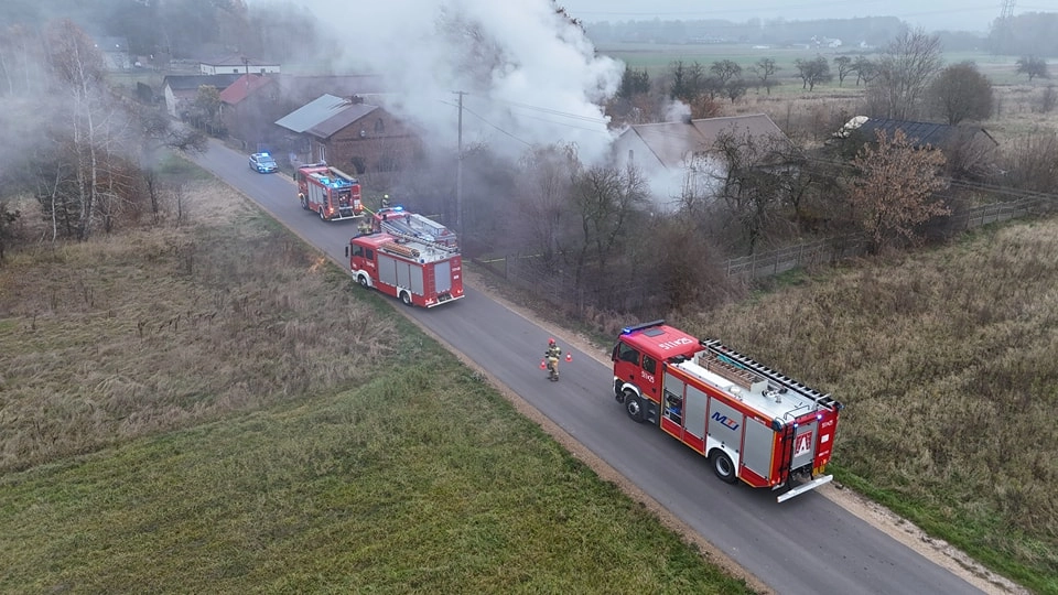 Pożar pustostanu w Szpinalowie w gminie Kamieńsk