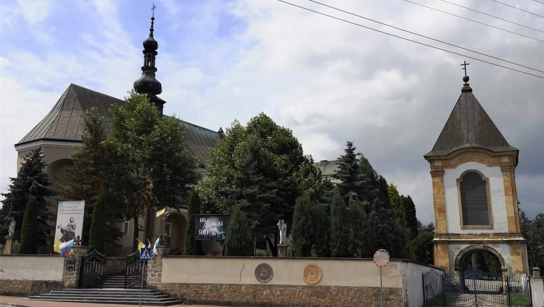 Straty po burzy w klasztorze w Wielgomłynach