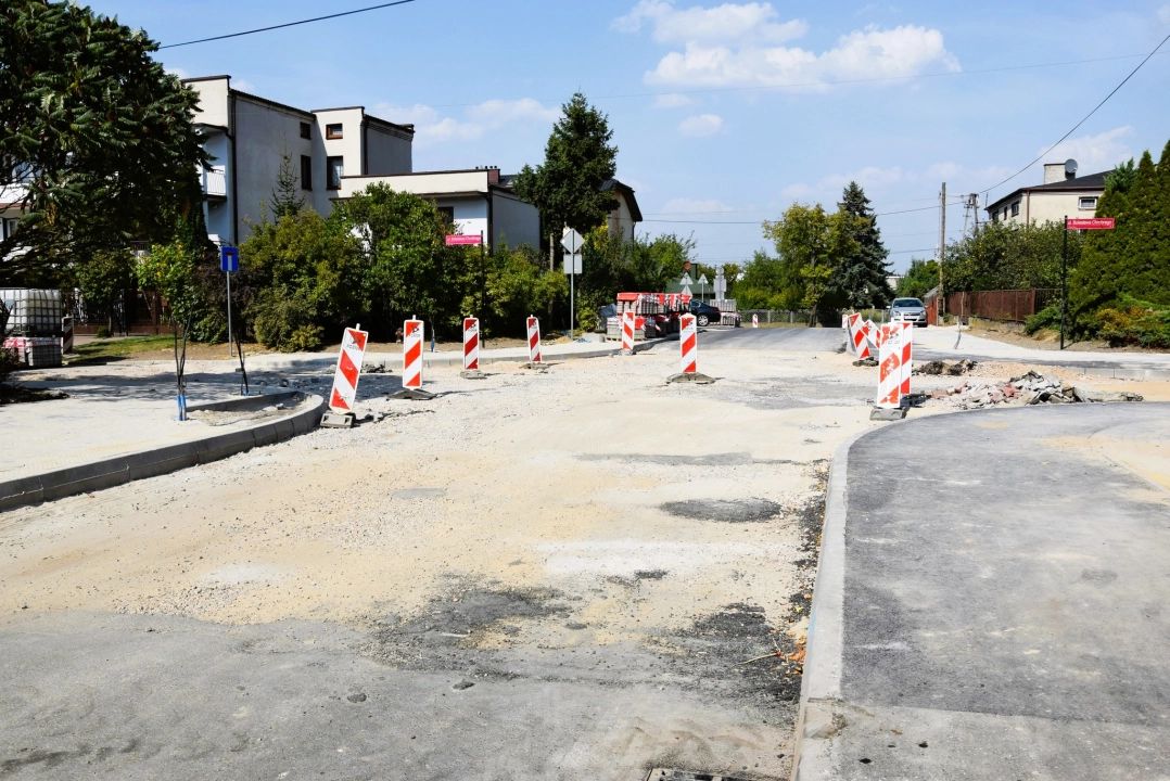 Skrzyżowanie ul. Łokietka z Chrobrego w Radomsku zamknięte