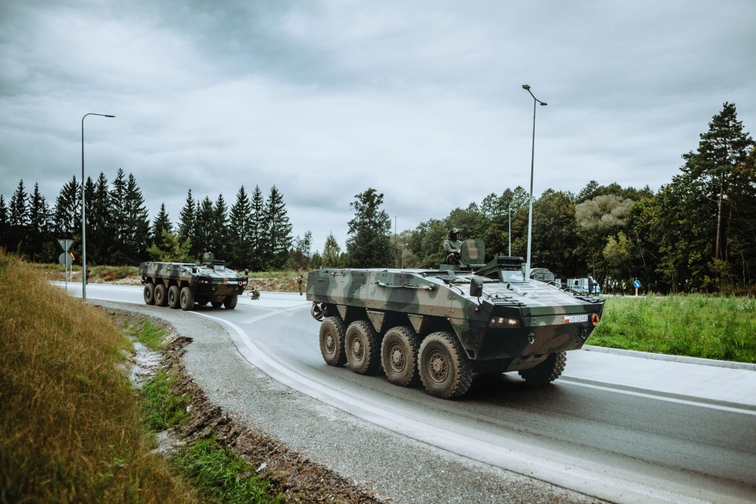 Powrót żołnierzy z ćwiczeń Żelazny Obrońca-25. Kolumny wojskowe na polskich drogach