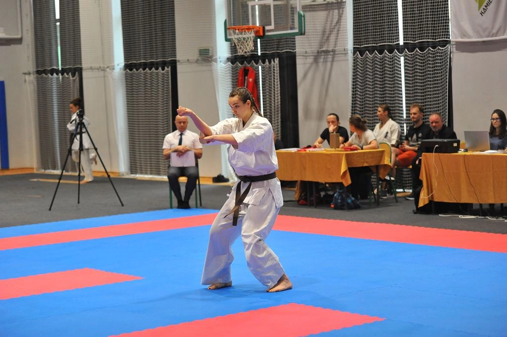 Sukces Weroniki Mazur na Akademickich Mistrzostwach Polski Karate Kyokushin