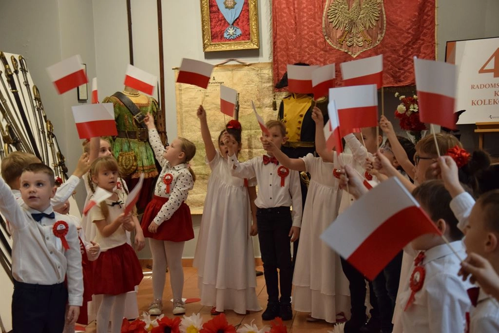 Grupa „żuczków” z Publicznego Przedszkola numer 6 w Radomsku z wizytą w muzeum