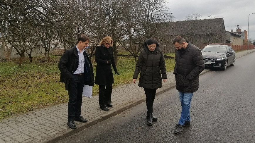 Władze powiatu radomszczańskiego wizytują drogi