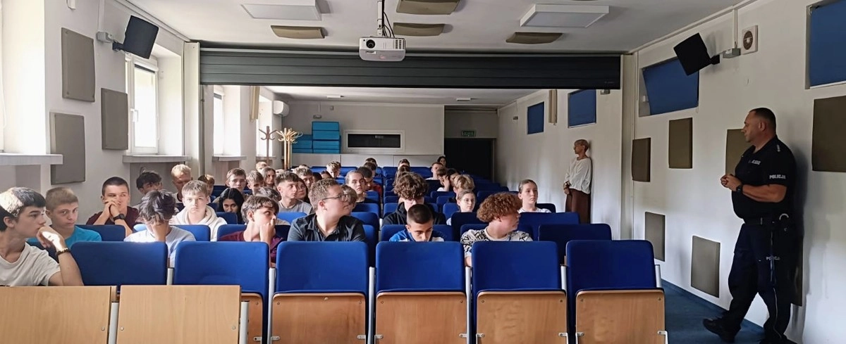 O bezpieczeństwie, hejcie i odpowiedzialności prawnej w ZSDiOŚ w Radomsku