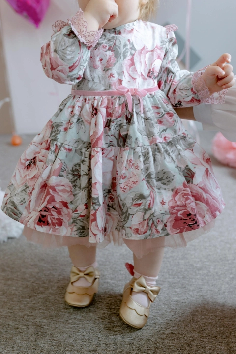 Jak wybrać idealne buty dla dziewczynki? Praktyczne porady dla rodziców