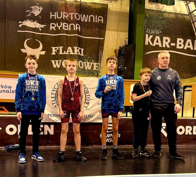 Dwa srebra i dwa brązy dla UKS Zapaśnik Radomsko w Piotrkowie Trybunalskim