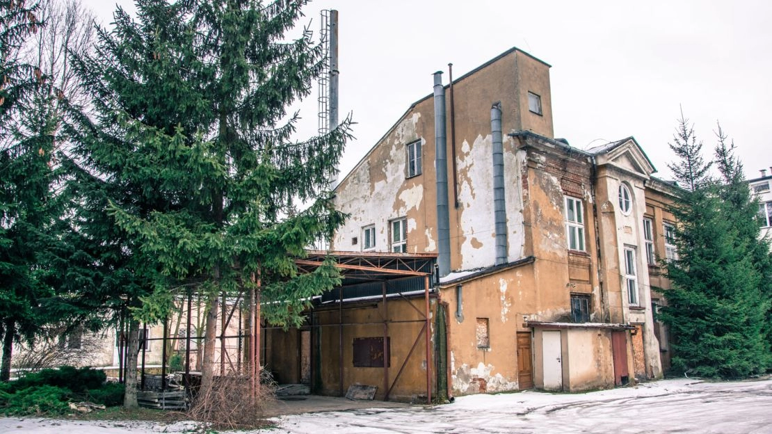 Poszpitalne budynki w Radomsku do nabycia. Cena wywoławcza 1,4 mln zł