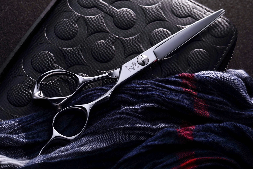 Wybierz dobre nożyczki fryzjerskie – jakie są ich rodzaje?
