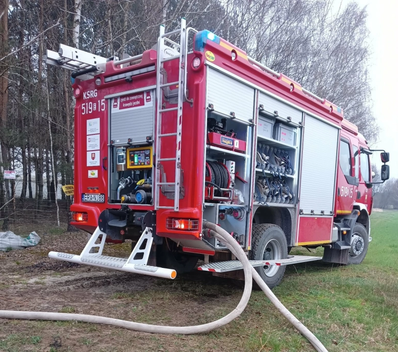 Ogień w tunelu foliowym w Borowej
