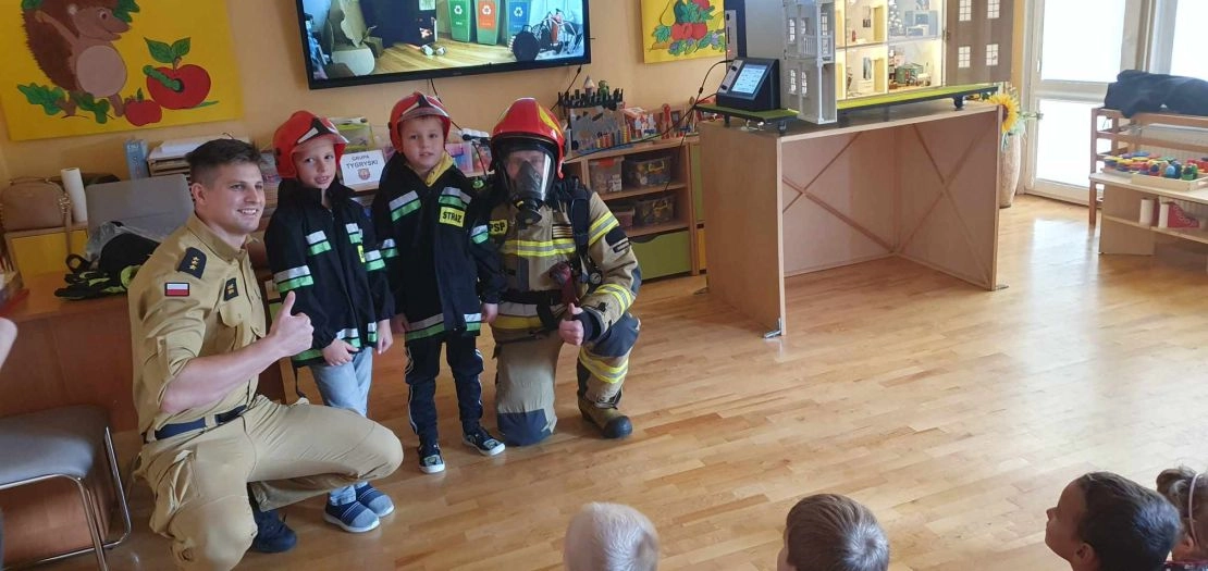 Strażacy edukują w przedszkolu nr 5 w Radomsku
