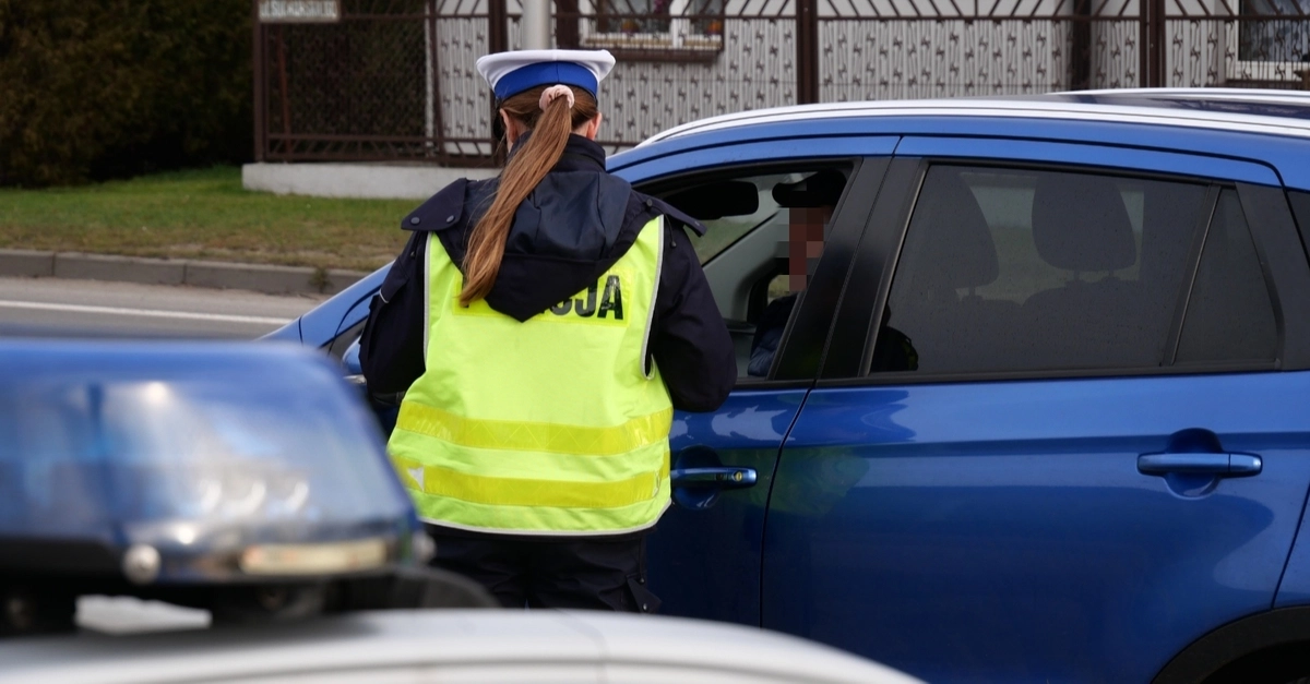 „Mrugnięcie to nie uprzejmość – to zagrożenie!”. Akcja radomszczańskiej policji