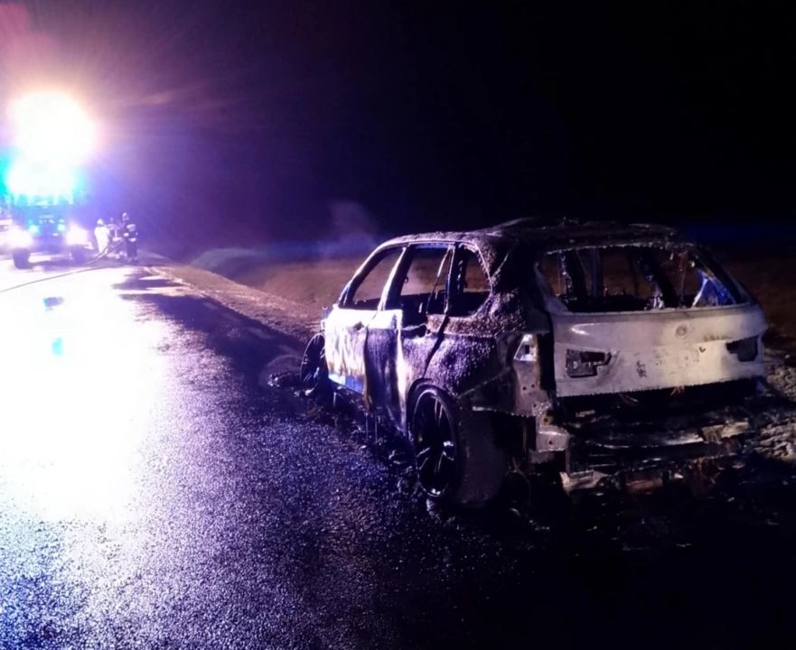 Pożar samochodu marki BMW między Silniczką a Maluszynem