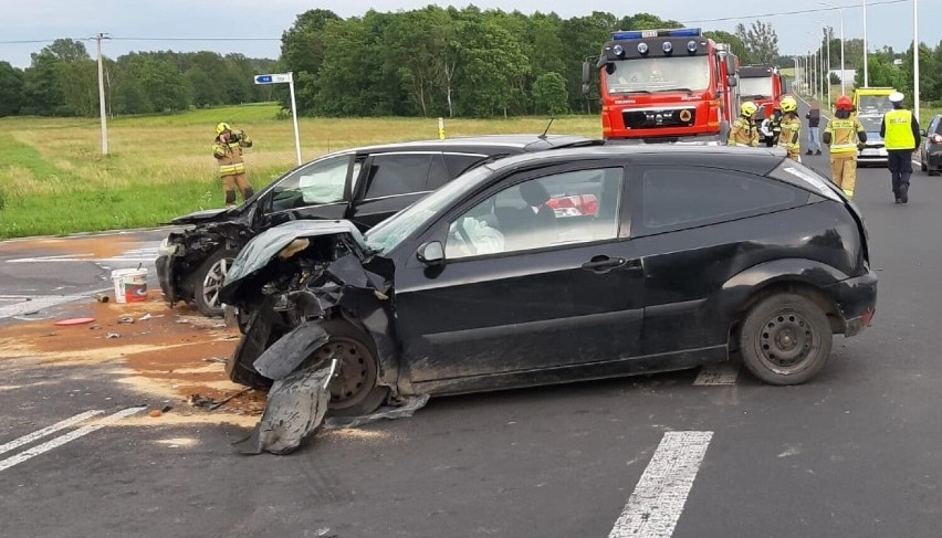 Wypadek w Gałkowicach Nowych. Trzy osoby trafiły do szpitala