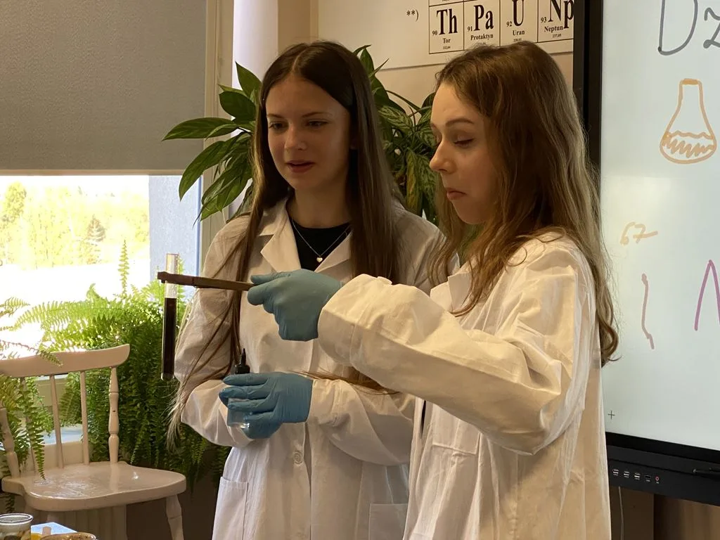 Quizy, doświadczenia. I LO przyciągnęło uczniów