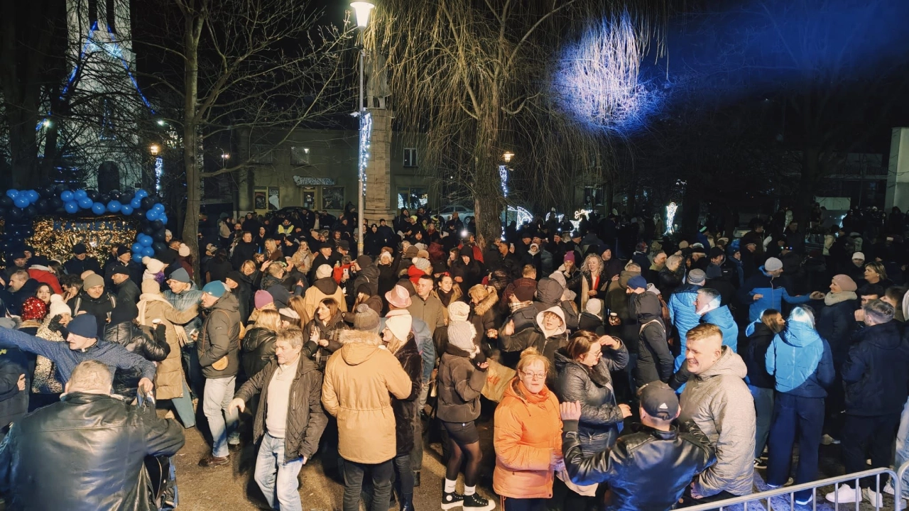 Mieszkańcy Kamieńska bawili się na sylwestrowej potańcówce