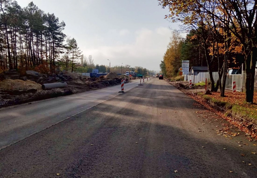 Kleszczów: kolejny etap przebudowy drogi w kierunku Kaliska