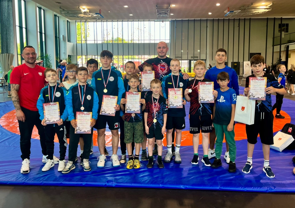10 medali dla zawodników UKS „Zapaśnik” w Międzywojewódzkim Turnieju Dzieci i Młodzików w zapasach