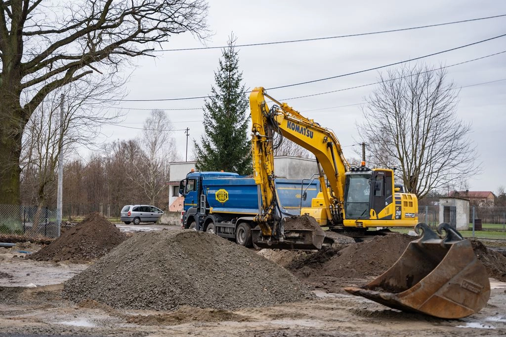 Połączenie łódzkiego ze śląskim. Modernizacja drogi w Ciężkowicach w toku