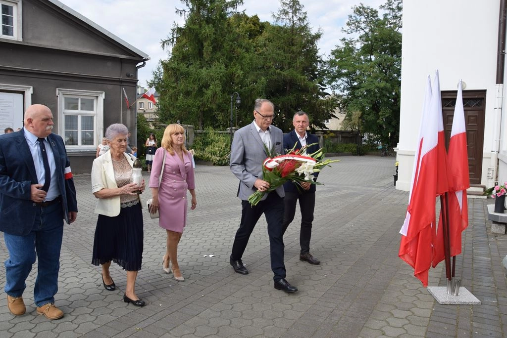 W Radomsku upamiętniono 80. rocznicę wybuchu Powstania Warszawskiego