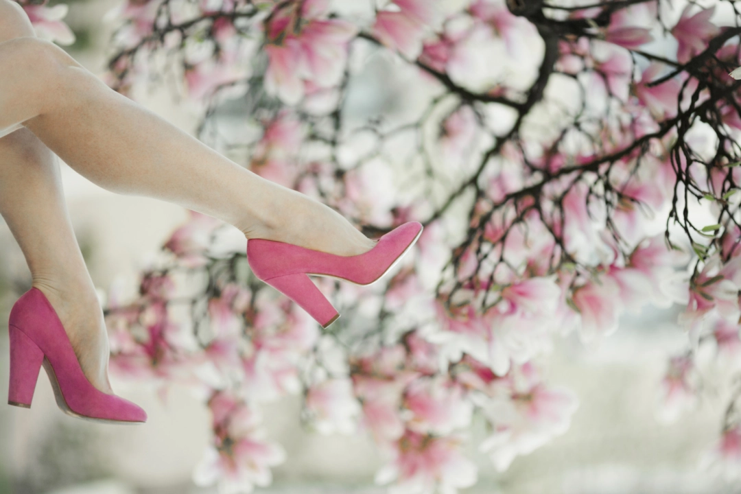 Wiosenne buty damskie - Jakie odcienie będą modne?