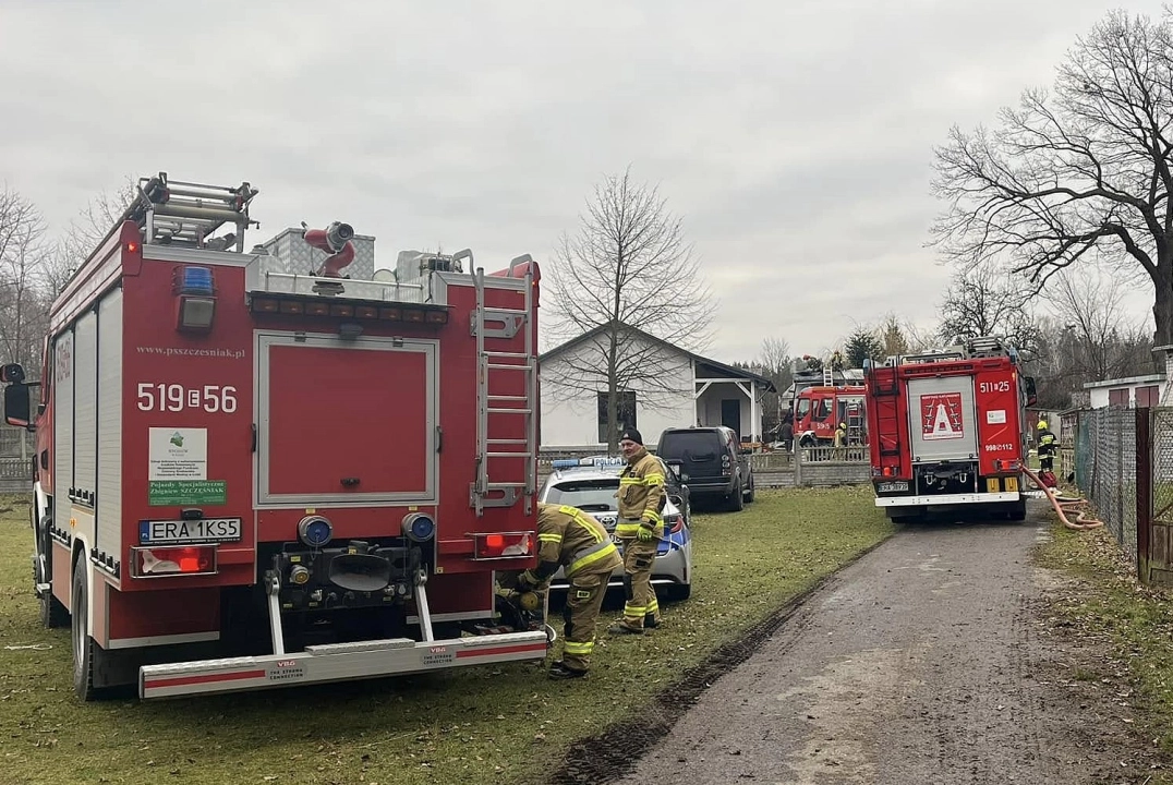 Lefranów. Pożar budynku gospodarczego opanowany przez strażaków