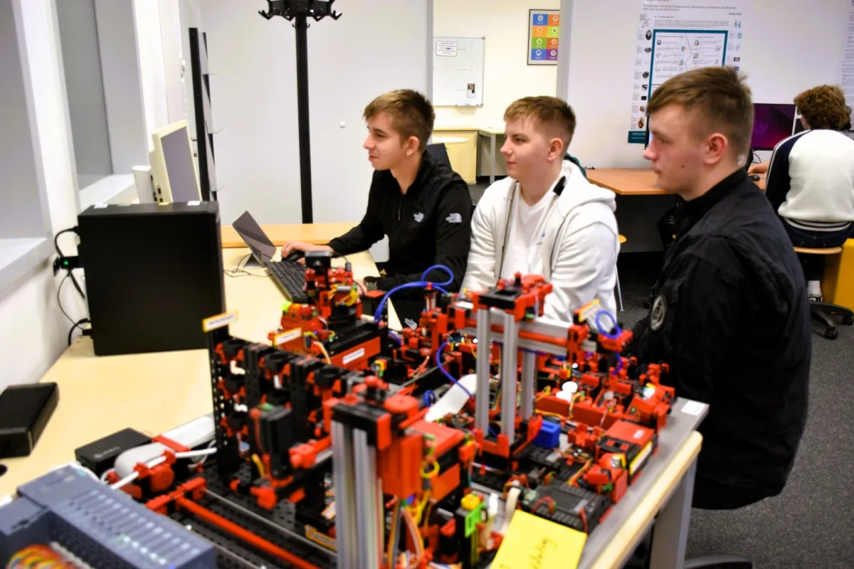 Uczniowie ZSE-E w Radomsku zdobywali nowe doświadczenia