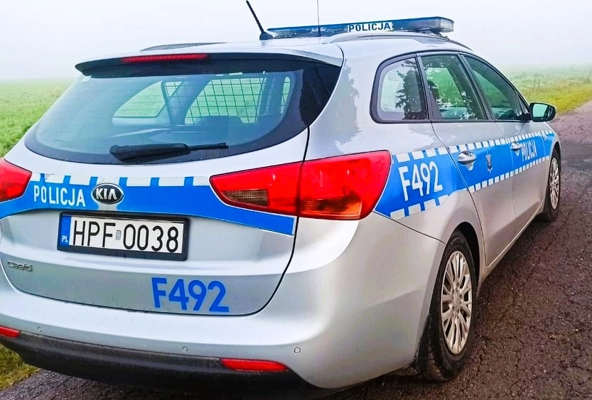 Na ul. Łódzkiej w Radomsku kierowca osobówki doprowadził do zderzenia z motocyklistą