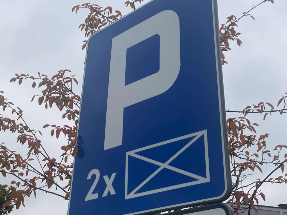 Parking sukcesywnie się zapełnia. I nie jest to powód do dumy...