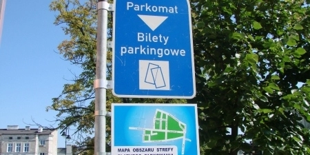 Piotrków Tryb.: zawieszono opłaty w strefie płatnego parkowania