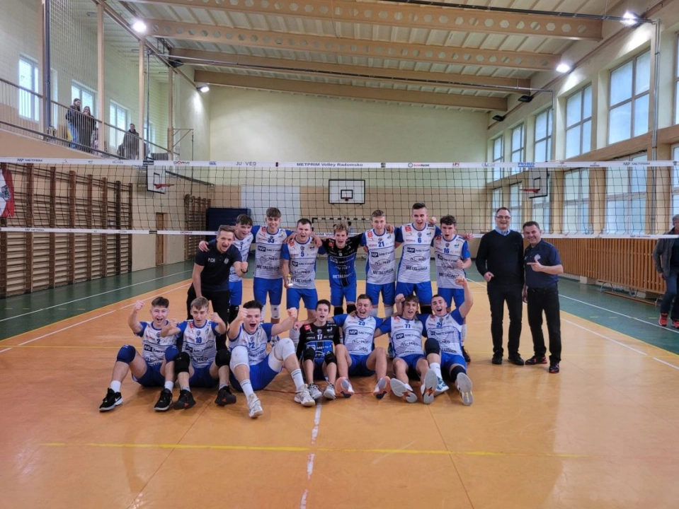 Juniorzy Volley Radomsko pewnie wygrali z Volley 5 Piotrków Tryb.