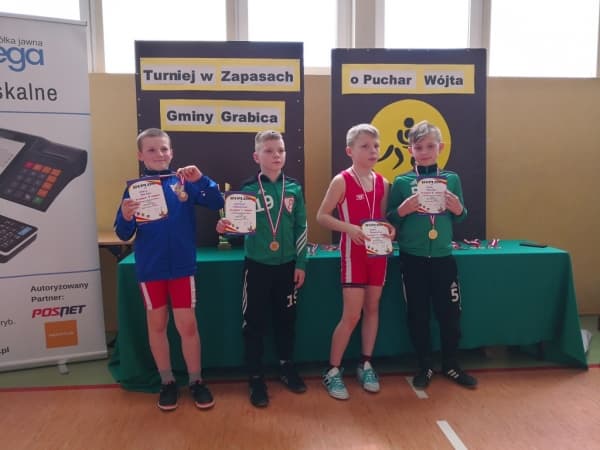 6 medali dla zapaśników ZKS Radomsko