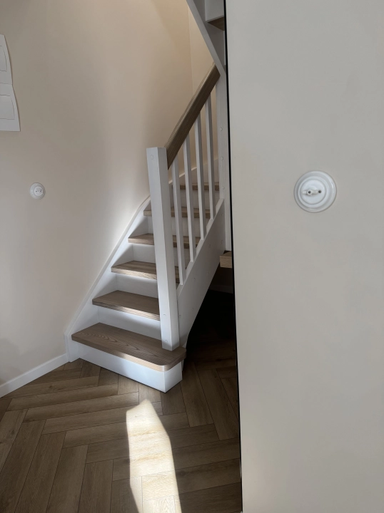 Jakie ramki do gniazdek wybrać do stylu loftowego?