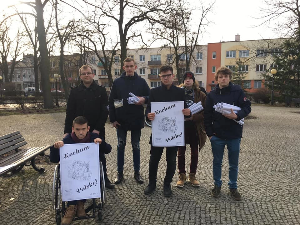 Młodzież Wszechpolska z akcją „Kocham Polskę” w Radomsku