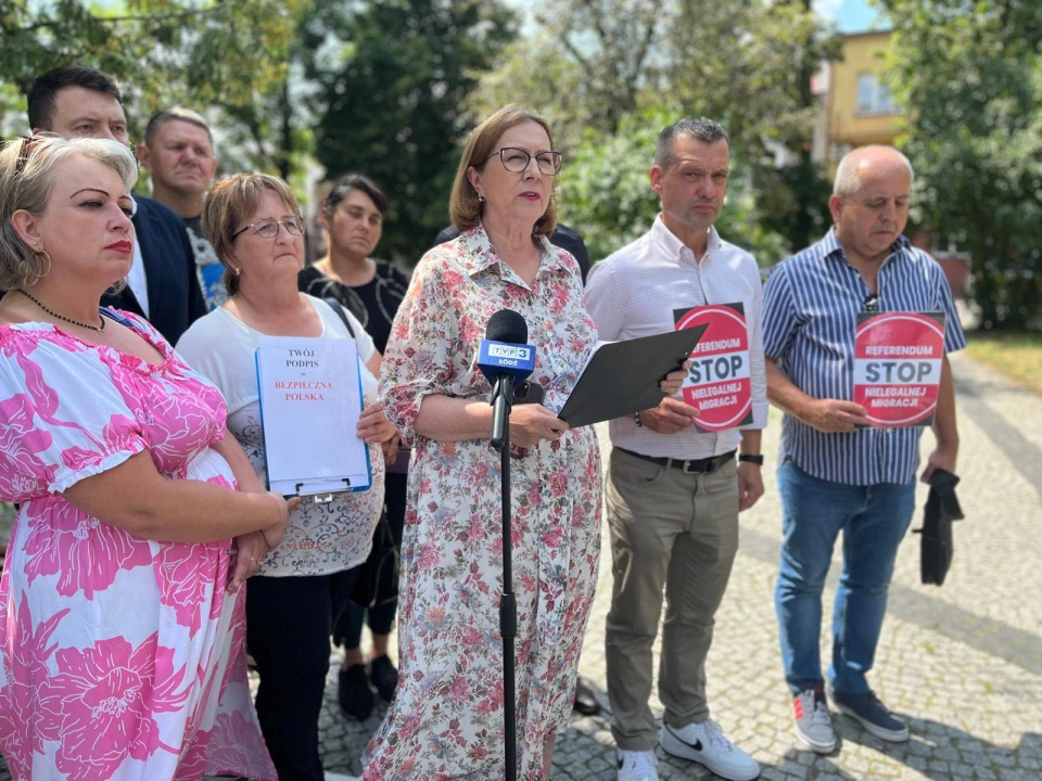 PiS zbiera podpisy pod referendum ws. nielegalnej migracji