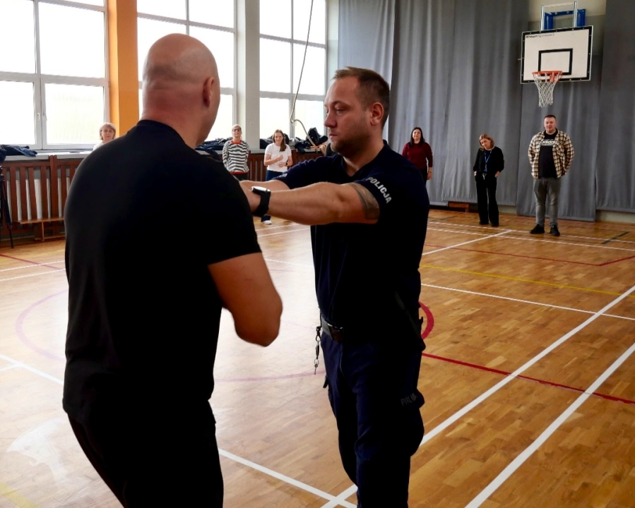 Policjanci szkolili pracowników socjalnych